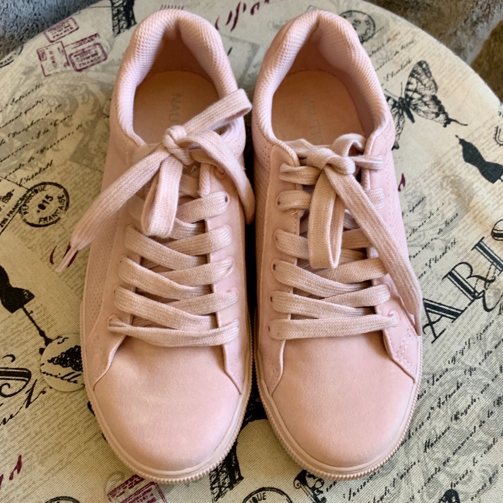 Nautica Tennis Shoes